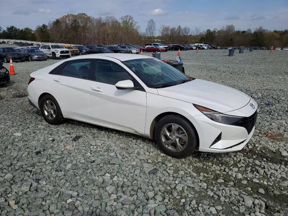 2021 HYUNDAI ELANTRA SE  