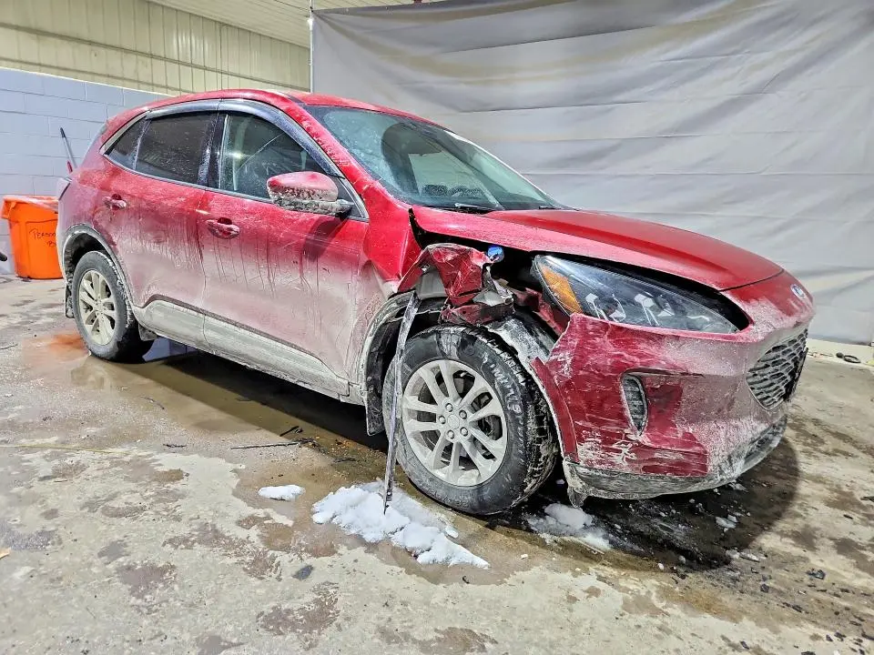2021 FORD ESCAPE SE  