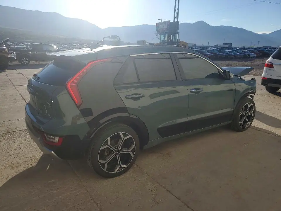 2023 KIA NIRO SX  