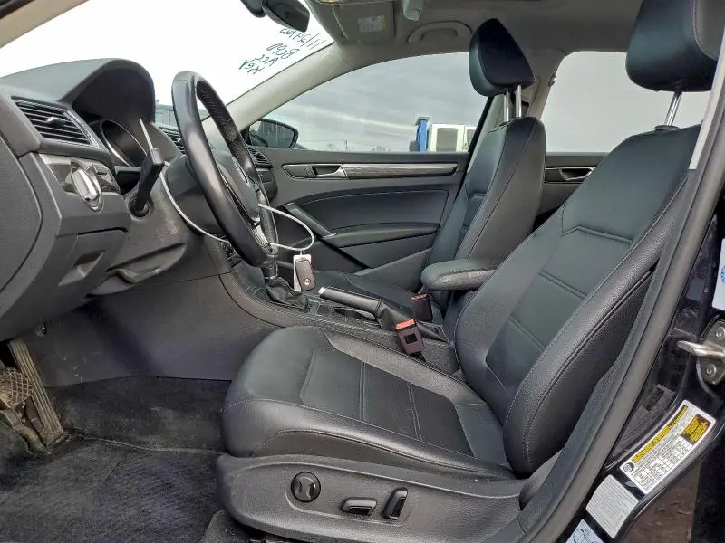 2018 VOLKSWAGEN PASSAT SE  