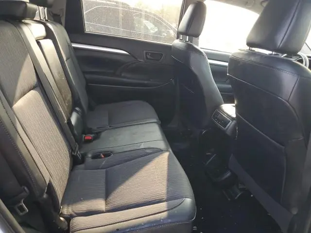 2019 TOYOTA HIGHLANDER LE  