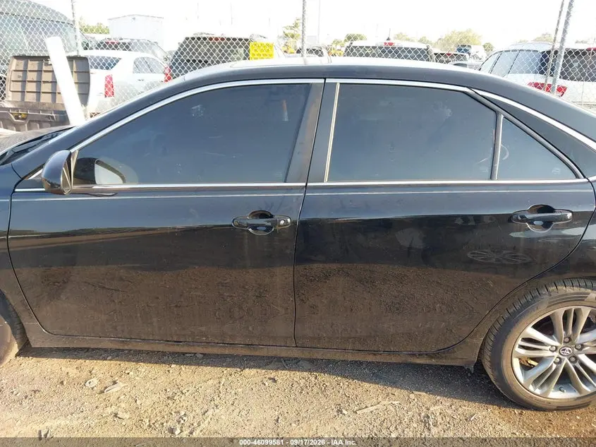 2017 TOYOTA CAMRY HYBRID SE