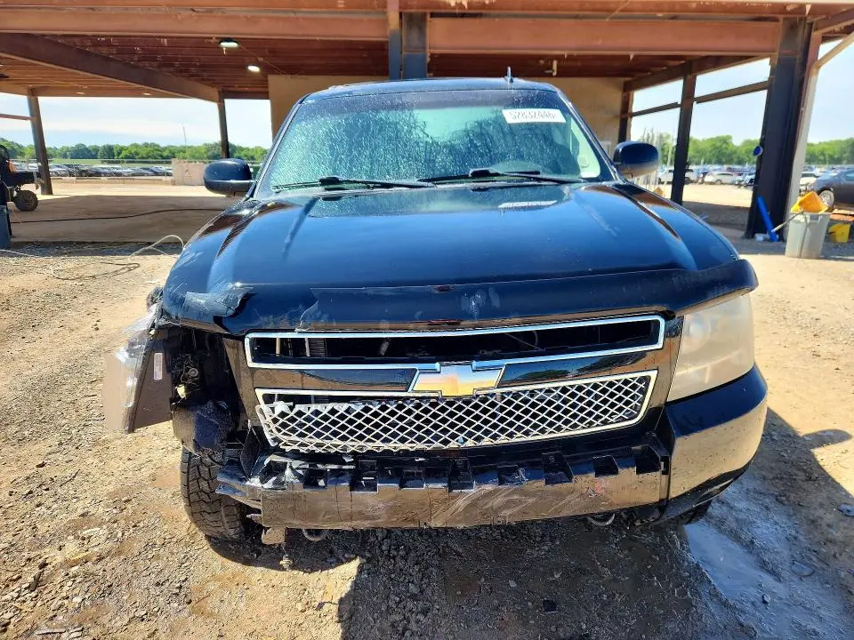 2011 CHEVROLET SUBURBAN K1500 LT  