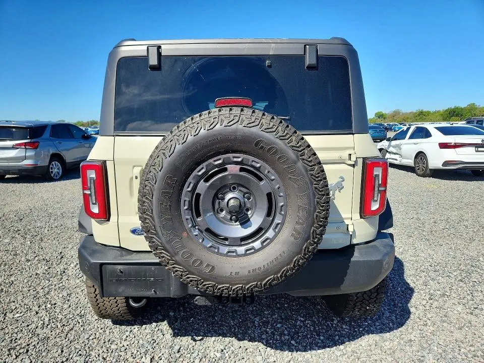 2025 FORD BRONCO OUTER BANKS  