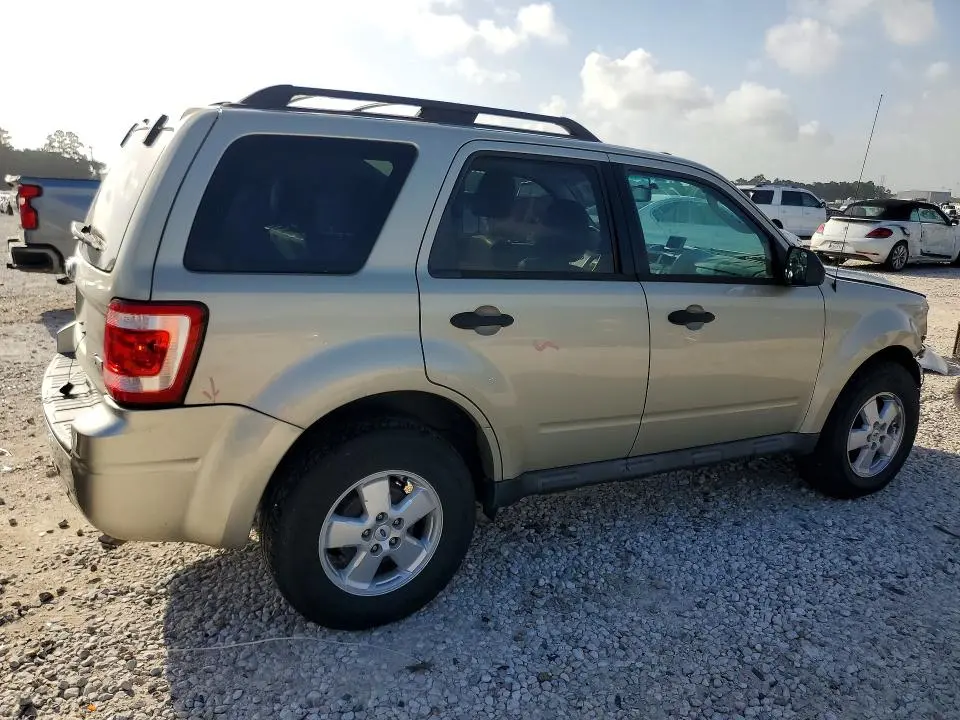 2011 FORD ESCAPE XLT  