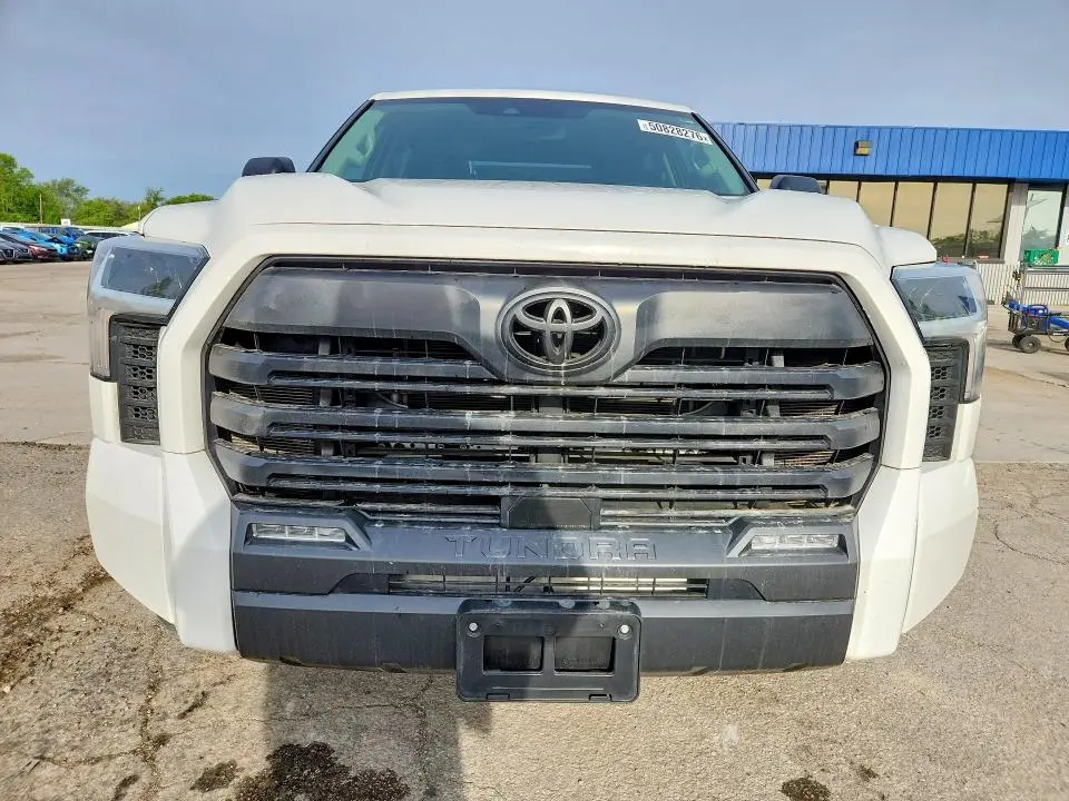 2023 TOYOTA TUNDRA SR5  