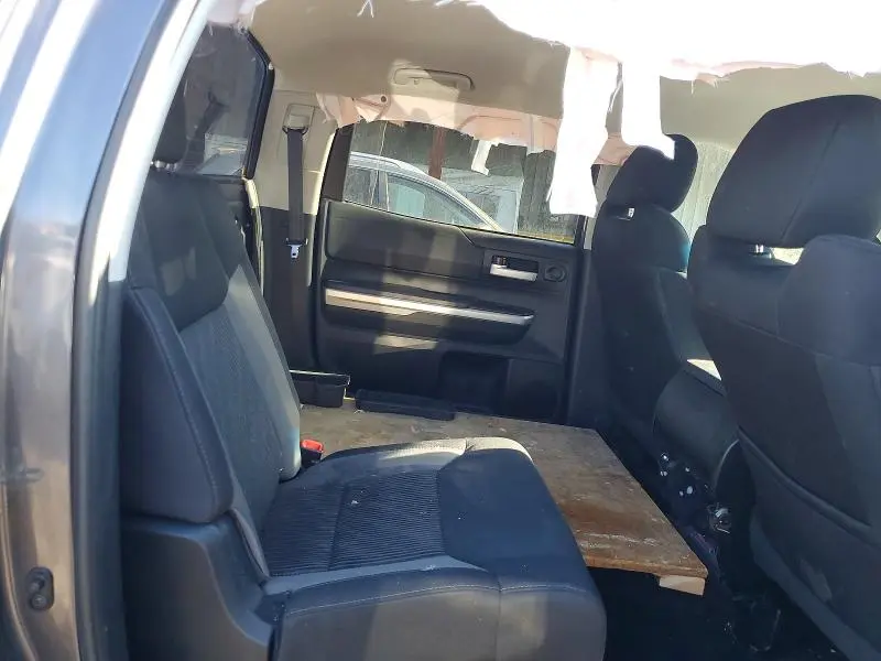 2017 TOYOTA TUNDRA SR5  