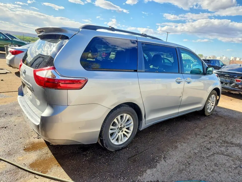 2015 TOYOTA SIENNA XLE 8-PASSENGER  