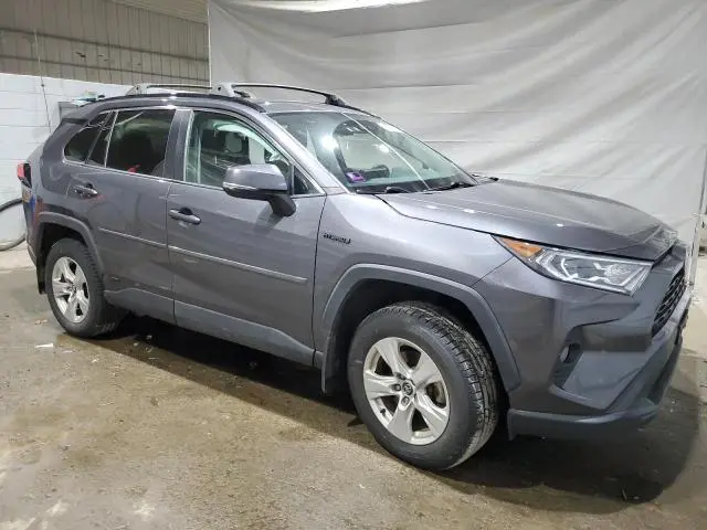 2020 TOYOTA RAV4 XLE  