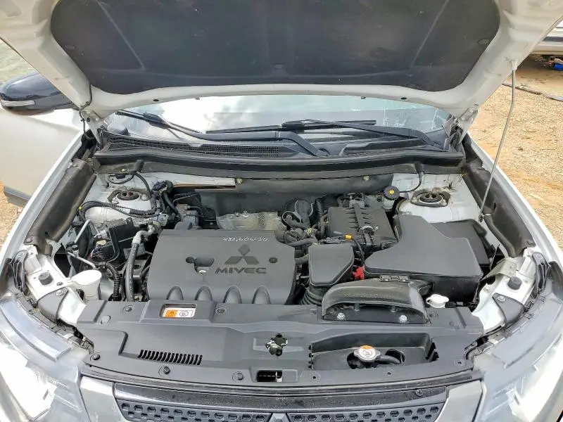 2019 MITSUBISHI OUTLANDER SE  