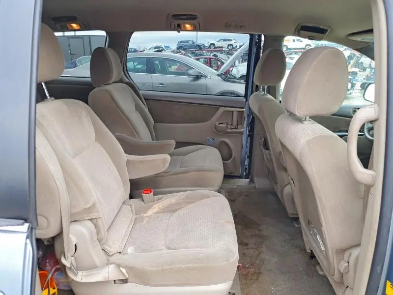 2010 TOYOTA SIENNA LE 7-PASSENGER  