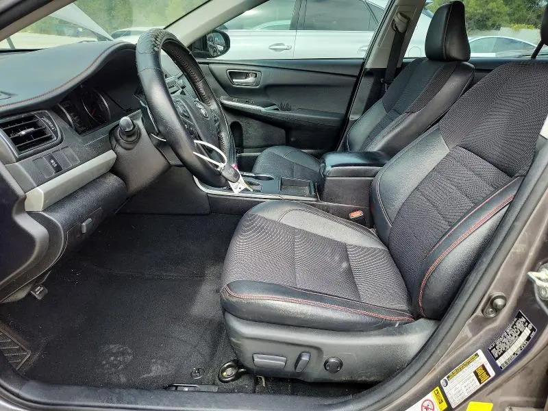 2017 TOYOTA CAMRY SE  