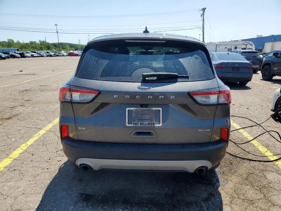 2022 FORD ESCAPE SE  