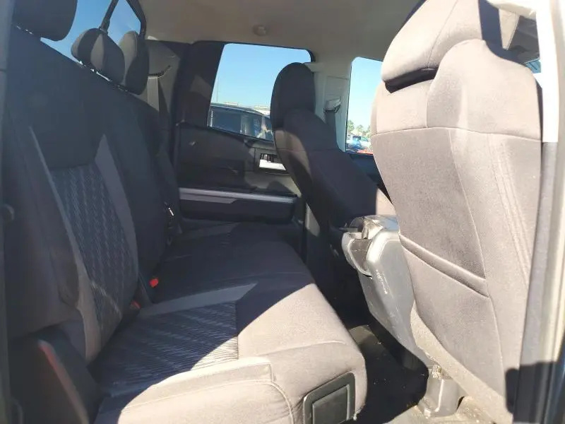 2019 TOYOTA TUNDRA SR5  