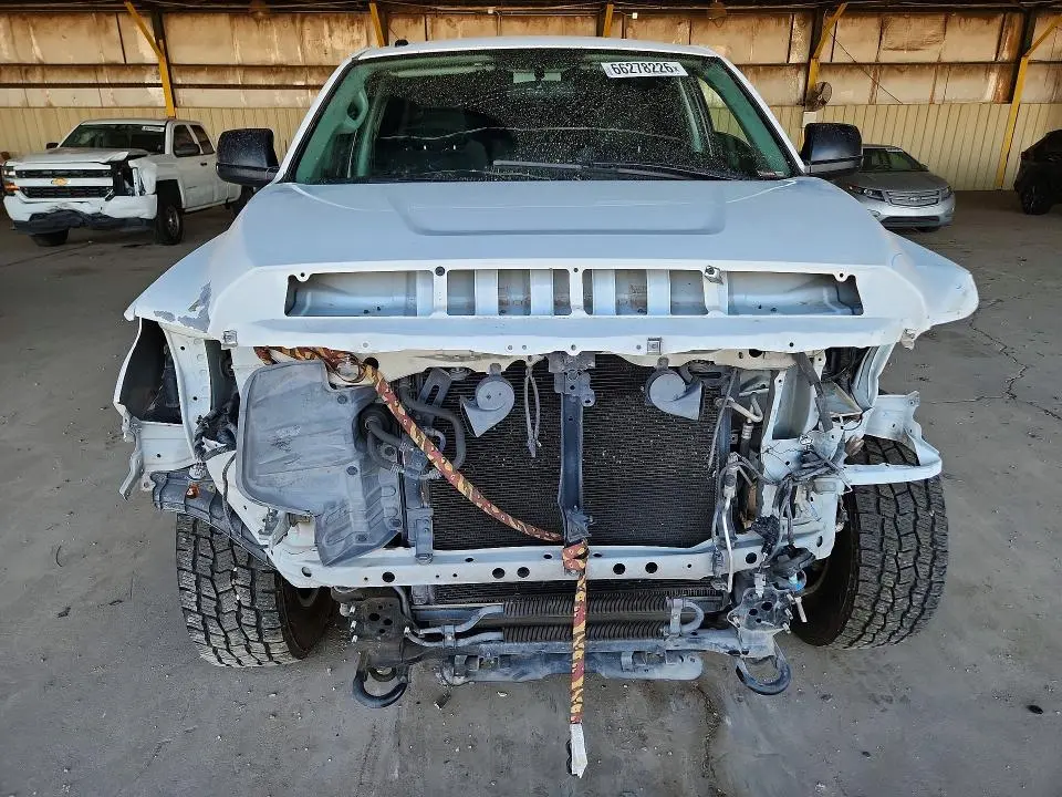 2016 TOYOTA TUNDRA CREWMAX SR5  