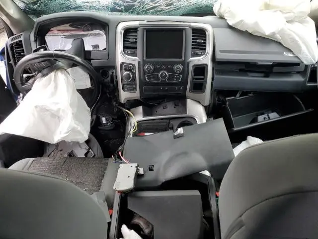 2016 RAM 1500 SLT  