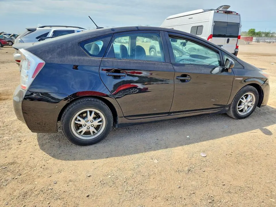 2010 TOYOTA PRIUS III  