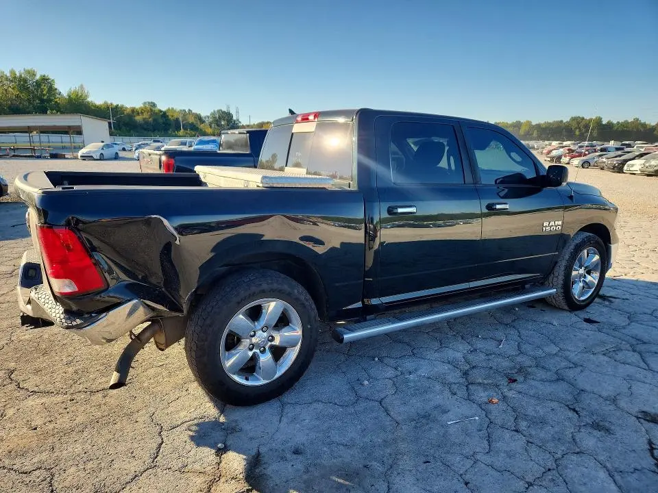 2016 RAM 1500 SLT  
