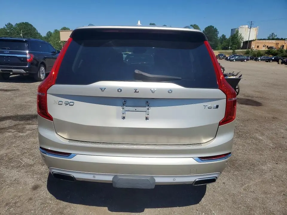 2016 VOLVO XC90 T6  