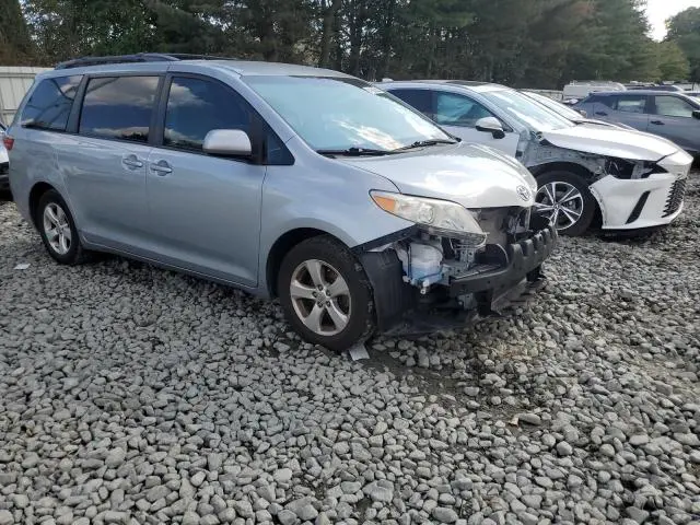 2016 TOYOTA SIENNA LE  