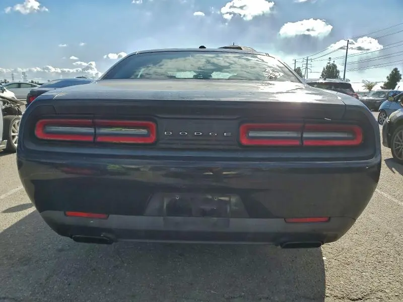 2016 DODGE CHALLENGER SXT  