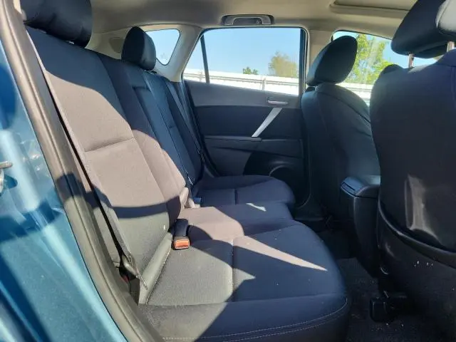 2011 MAZDA 3 S  