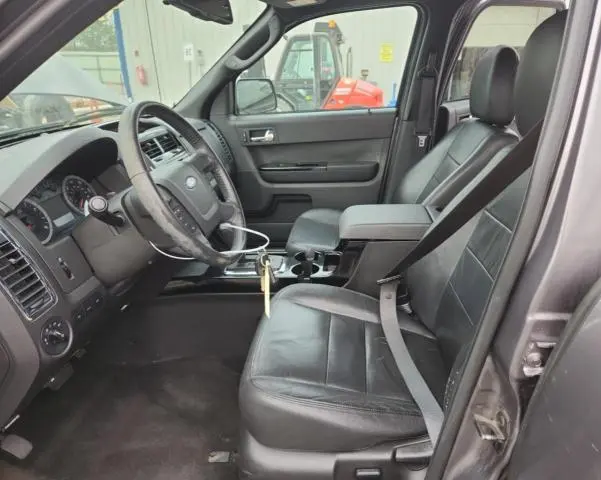 2010 FORD ESCAPE LIMITED  
