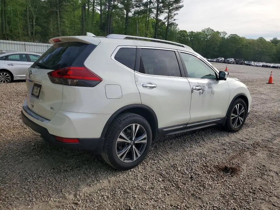 2017 NISSAN ROGUE SL  