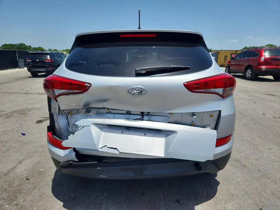 2018 HYUNDAI TUCSON SE  