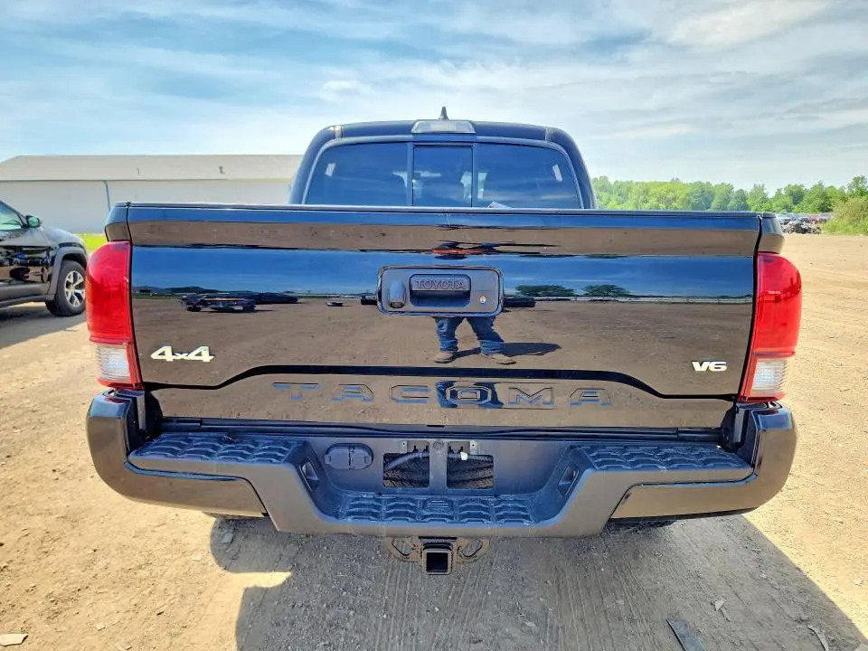 2020 TOYOTA TACOMA SR V6  