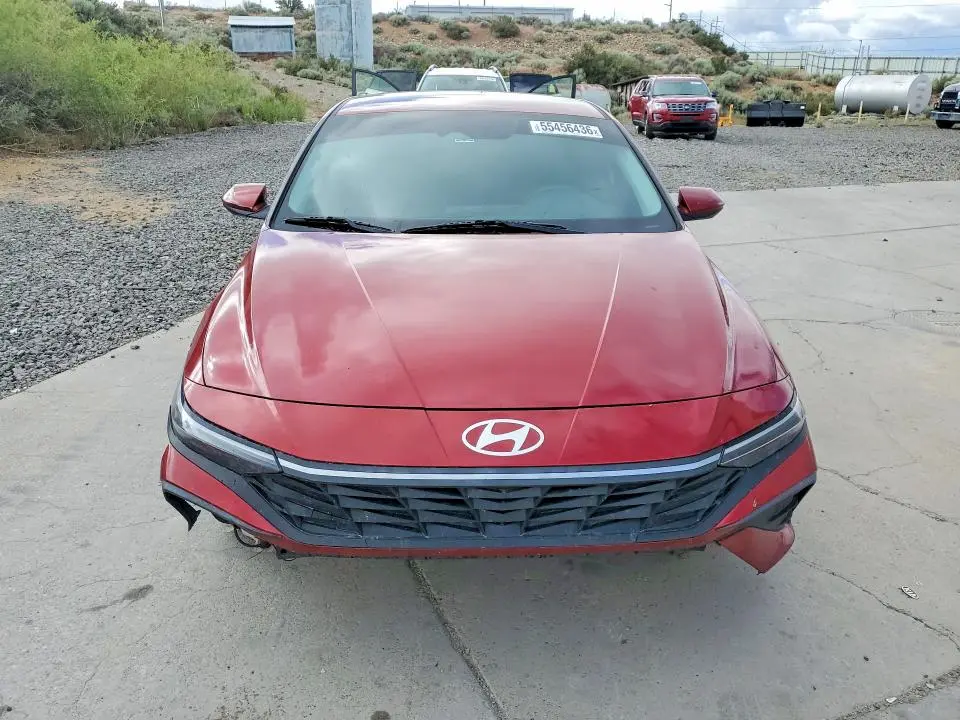 2024 HYUNDAI ELANTRA SE  