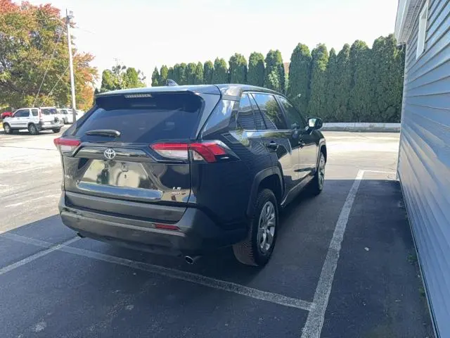 2023 TOYOTA RAV4 LE  