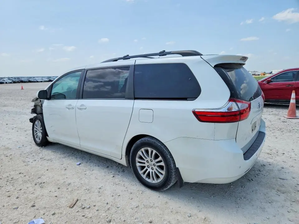 2015 TOYOTA SIENNA XLE 8-PASSENGER  