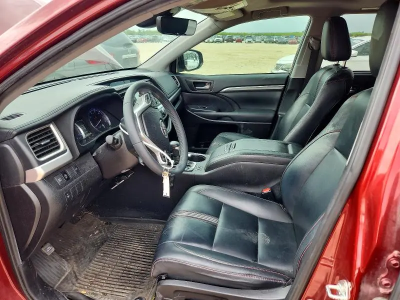 2019 TOYOTA HIGHLANDER SE  