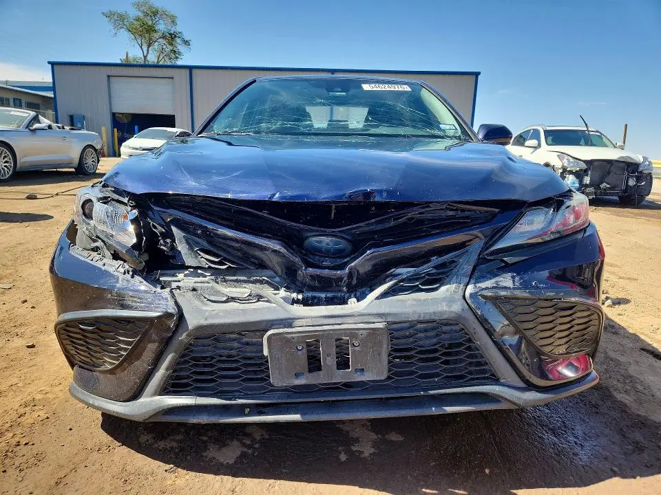 2021 TOYOTA CAMRY SE  