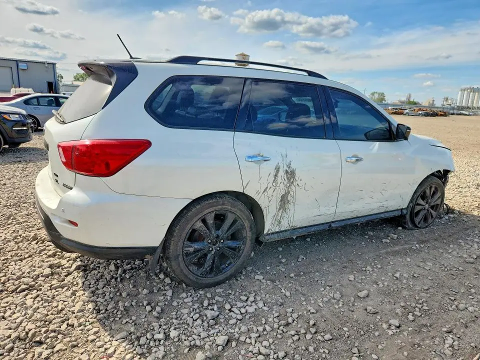2018 NISSAN PATHFINDER SL  