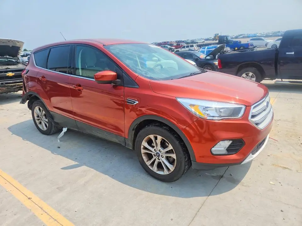 2019 FORD ESCAPE SE  
