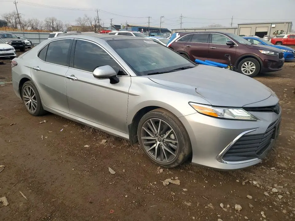 2023 TOYOTA CAMRY XLE  