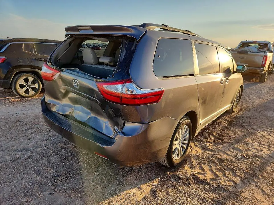 2015 TOYOTA SIENNA XLE 8-PASSENGER  