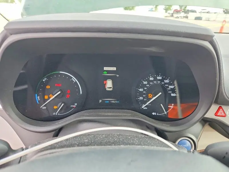 2024 TOYOTA SIENNA LE  