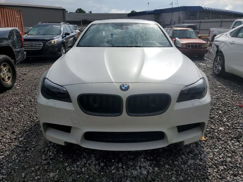 2013 BMW M5   