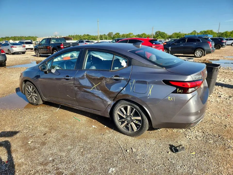 2021 NISSAN VERSA SV  