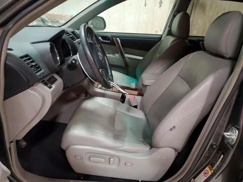 2013 TOYOTA HIGHLANDER LIMITED  