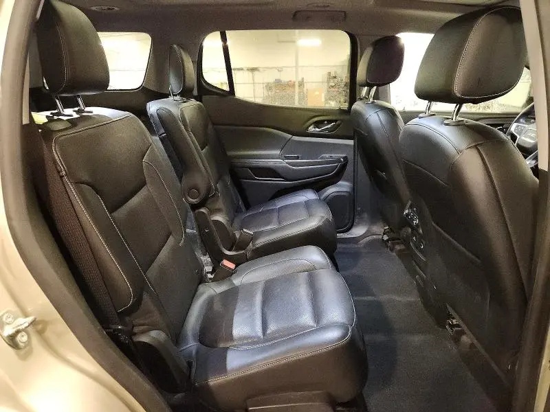 2017 GMC ACADIA SLT-2  