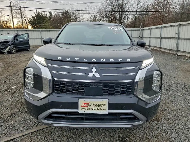2025 MITSUBISHI OUTLANDER SE  