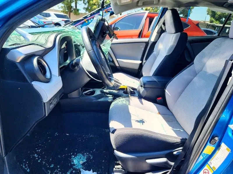 2018 TOYOTA RAV4 XLE  