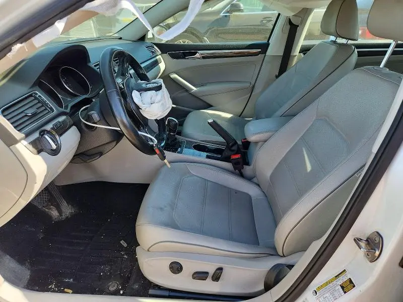 2018 VOLKSWAGEN PASSAT SE  