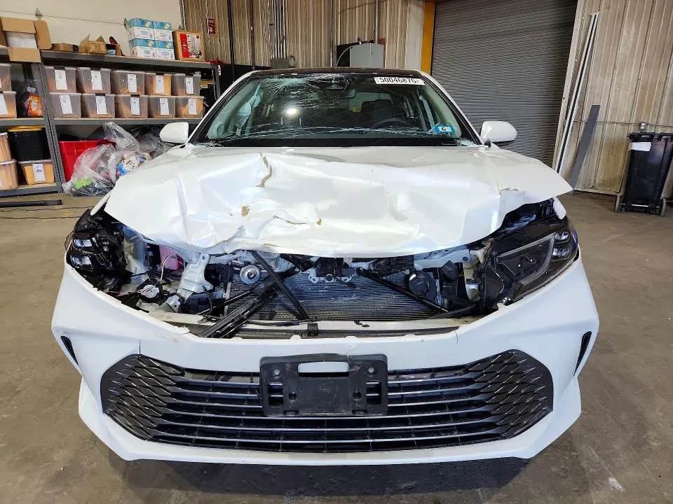 2025 TOYOTA CAMRY XLE  