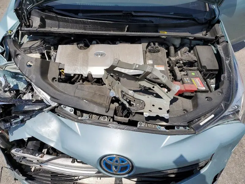 2017 TOYOTA PRIUS THREE TOURING  