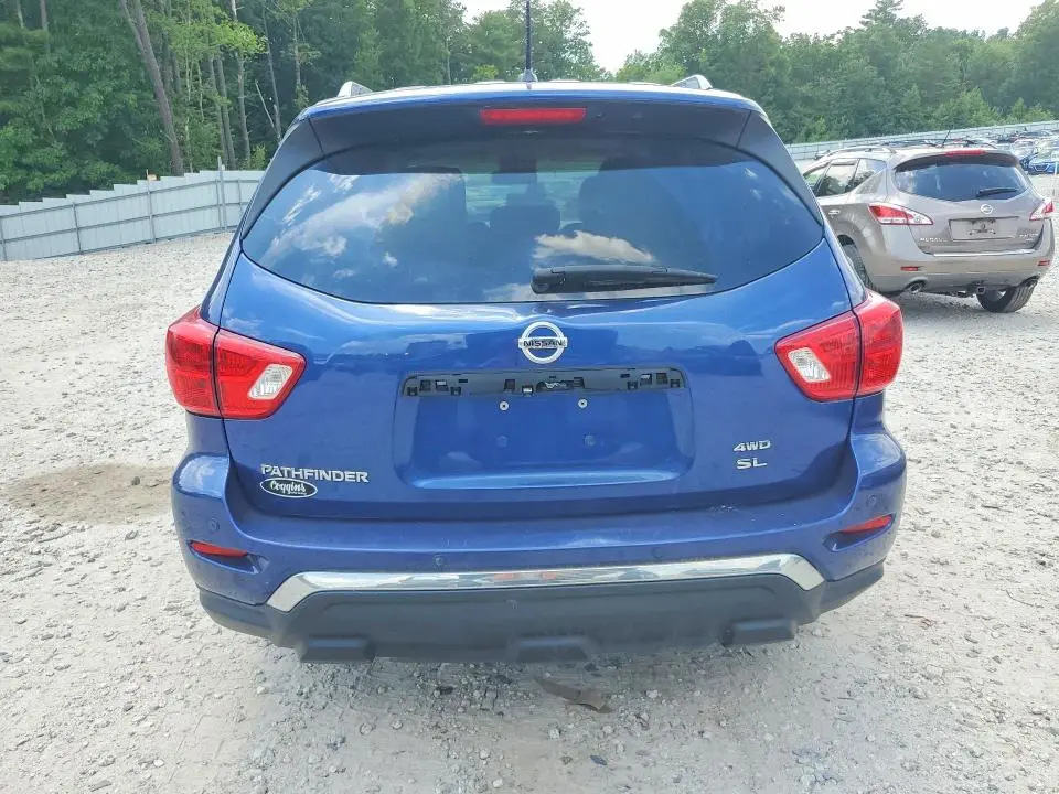 2018 NISSAN PATHFINDER SL  